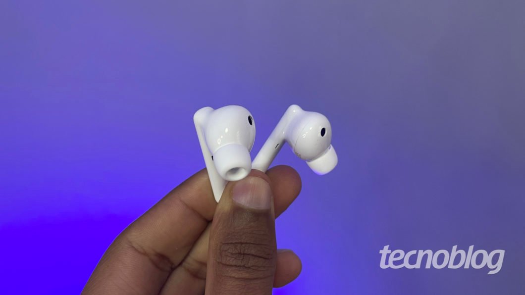 Huawei Freebuds 4i (Imagem: Darlan Helder/Tecnoblog)